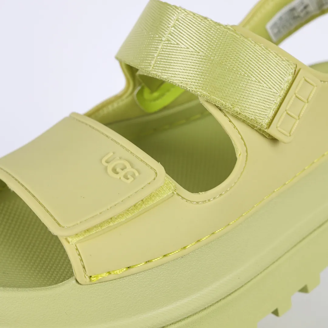 Copy price 💰560 Core recommendation Good price UGG Velcro slippers sandals summer versatile slippers soft sole non-slip beach thick sole casual elegant sandals The style of UGG sandals is really nice. It is suitable for all ages. The soles are made of super lightweight EVA foam. The classic material of U family can be said to be "light" to let you enjoy a different naked feeling. It is one of the most worth buying sandals in history. I guarantee you will not regret the series. Original OEM production Y products are available now. Size: 35 36 37 38 39 40